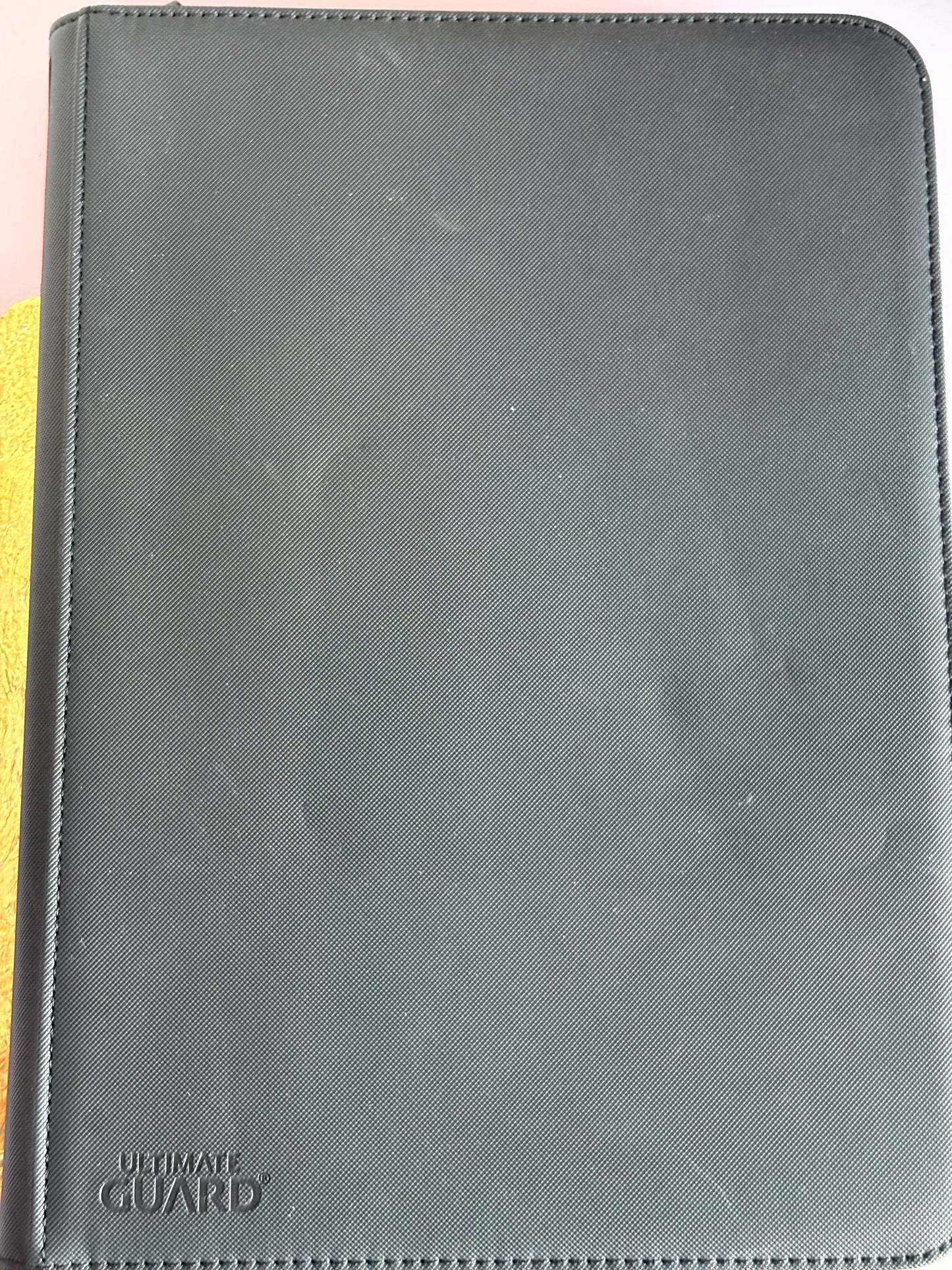 Binder / gebraucht / guter Zustand / ultimate guard
