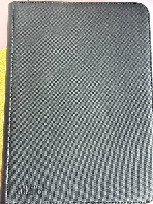 Binder / gebraucht / guter Zustand / ultimate guard